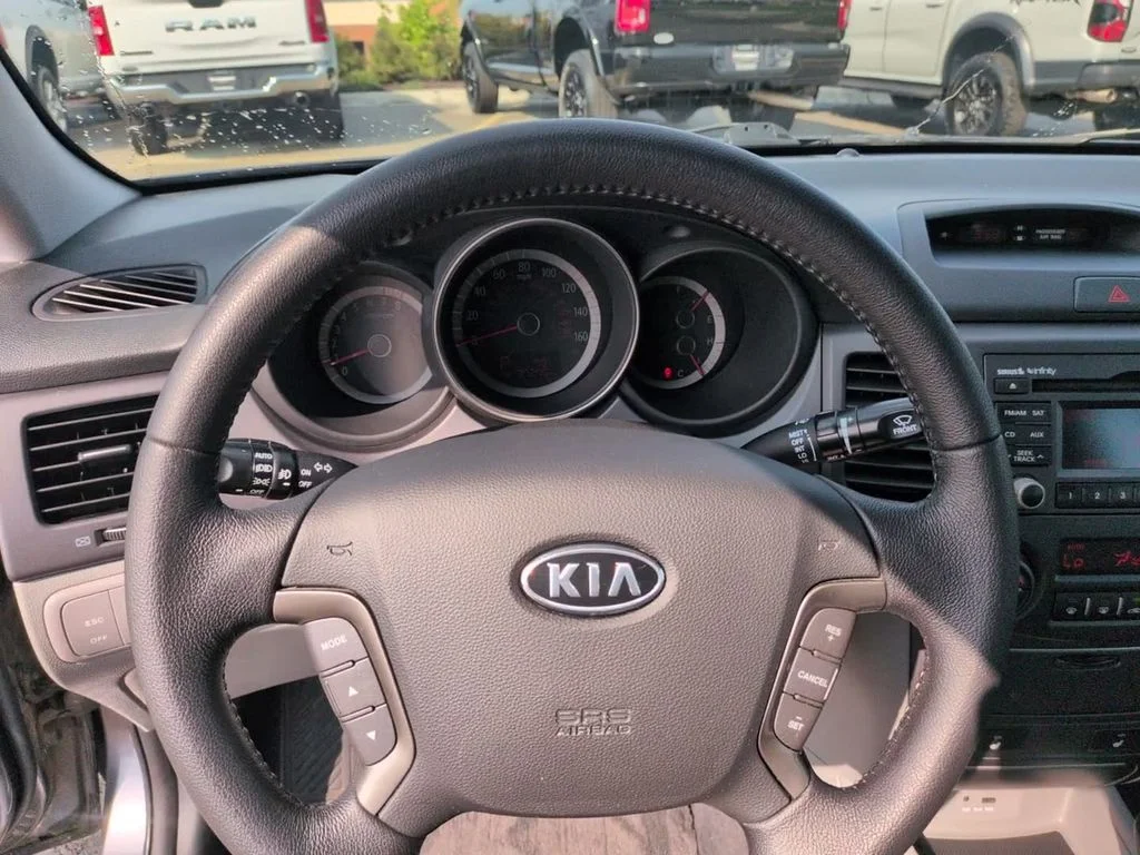 Used 2009 Gray Kia EX image 21