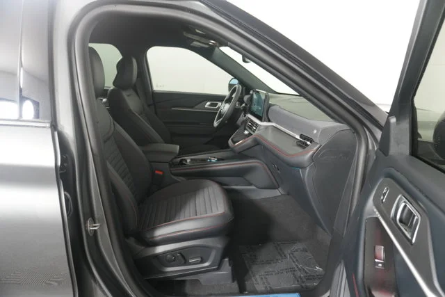 New 2026 Carbonized Gray Metallic Ford ST-Line image 35