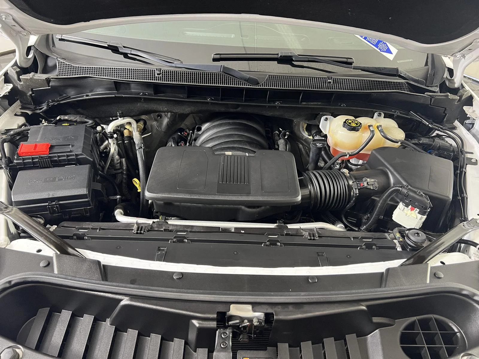 Used 2022 SUMMIT WHITE Chevrolet RST image 32
