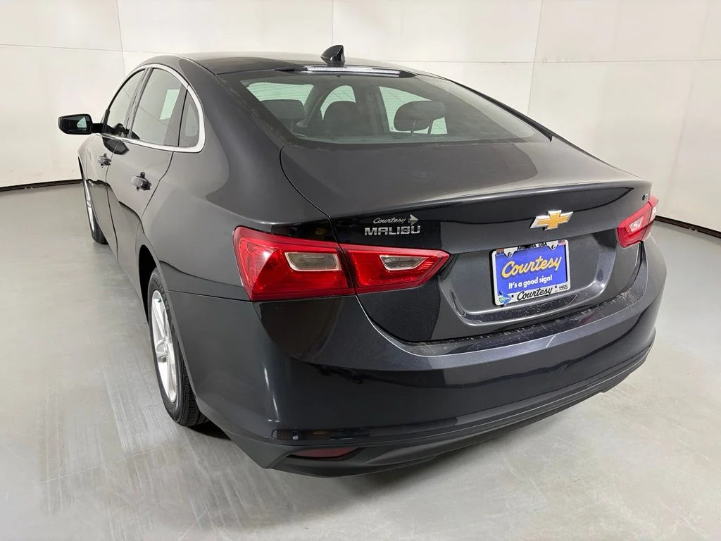 Used 2023 Gray Chevrolet LT image 6