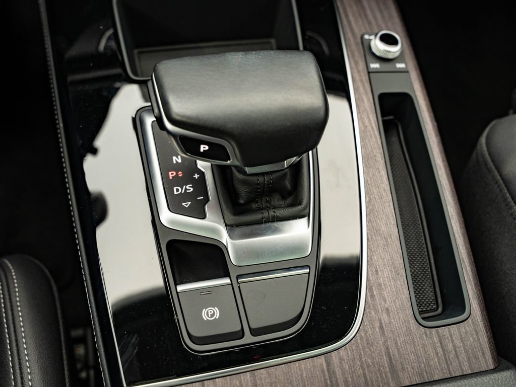 Used 2021 Mythos Black Metallic Audi 45 Prestige image 37