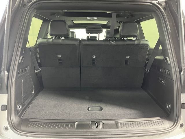 New 2026 Silver-Zynith Exterior Paint Jeep Limited Reserve image 10