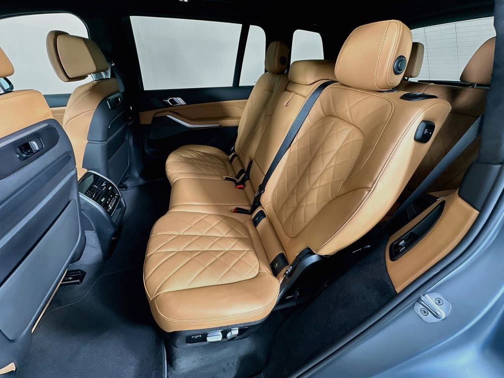 New 2027 Gray Metallic BMW xDrive40i image 17