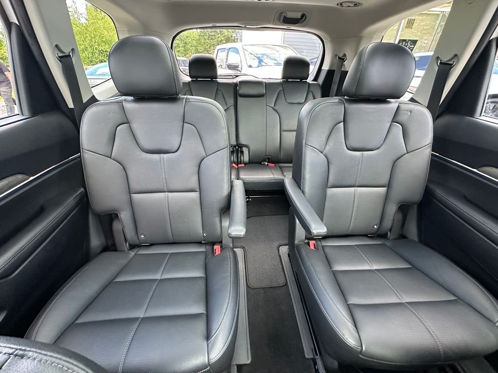 Used 2022 White Kia SX image 23