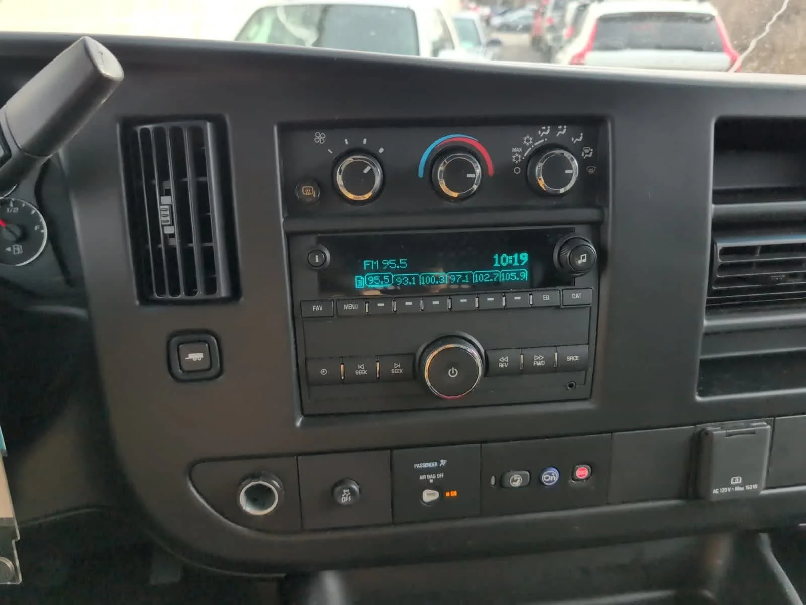 Used 2023 Summit White GMC  image 22