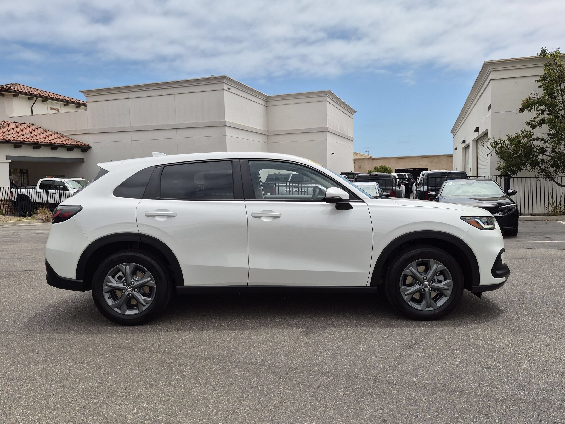 New 2027 Platinum White Pearl Honda LX image 12