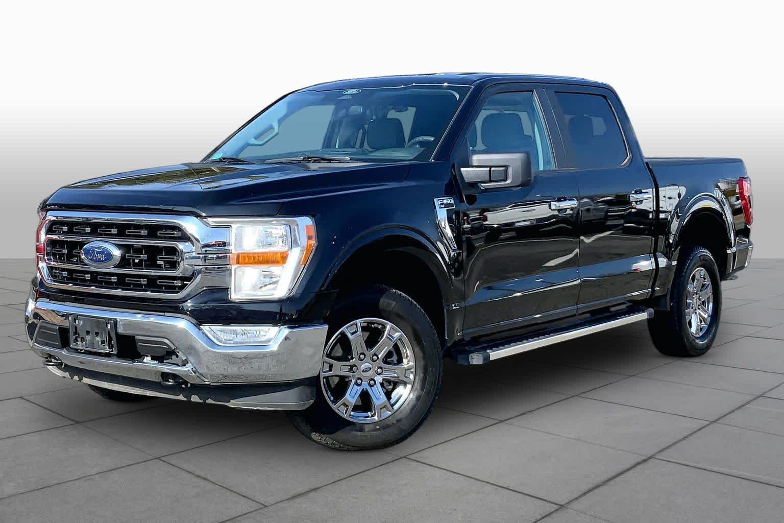 Used 2022 Agate Black Metallic Ford XLT image 3