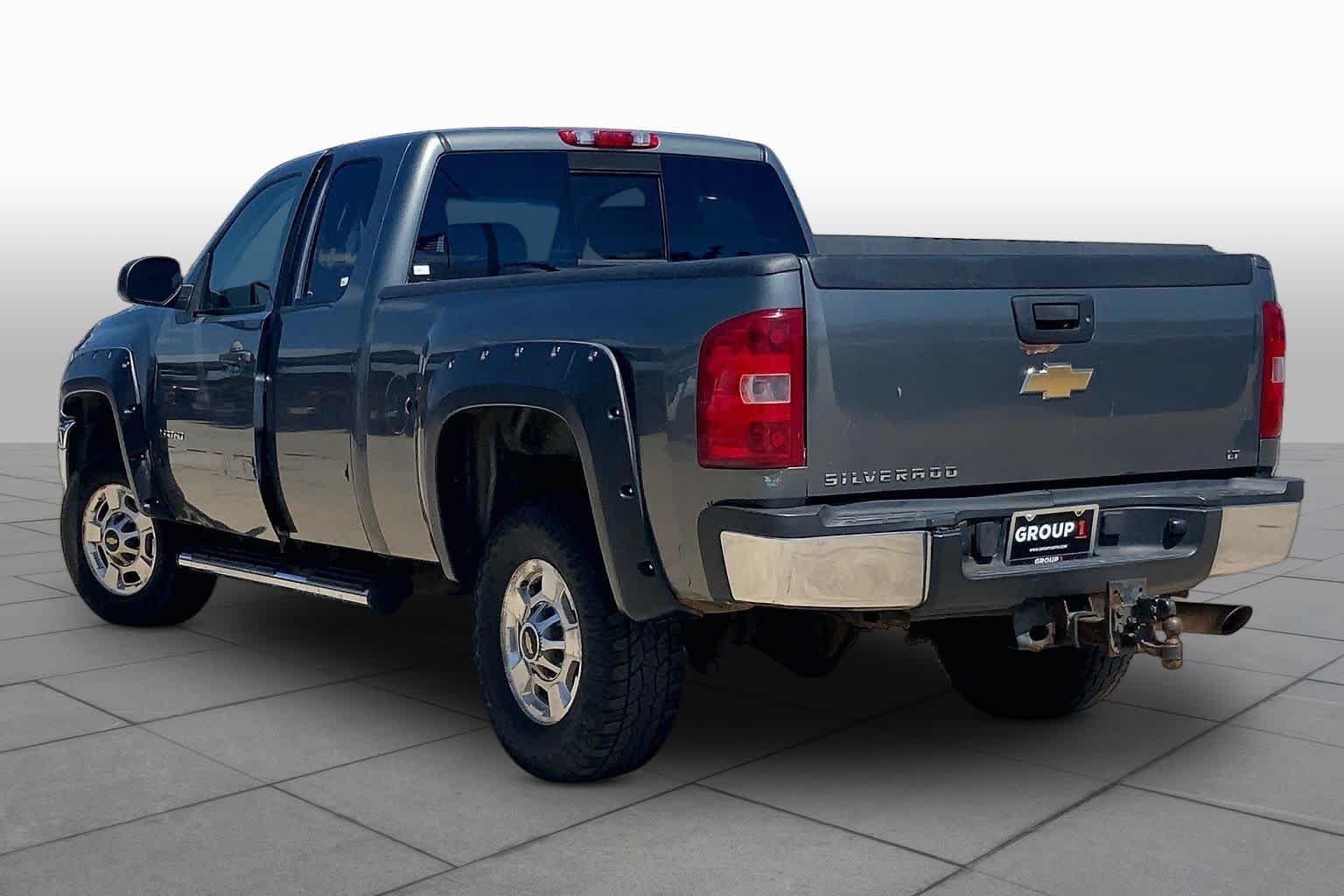 Used 2011 STEEL GREEN METALLIC Chevrolet LT image 10