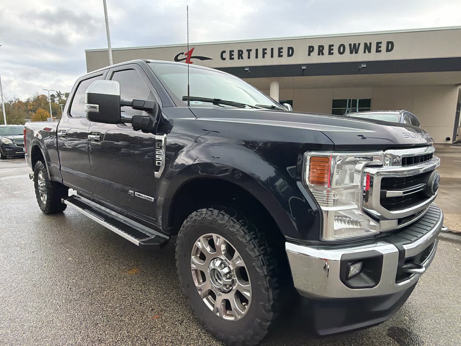 Used 2022  Ford XL image 1