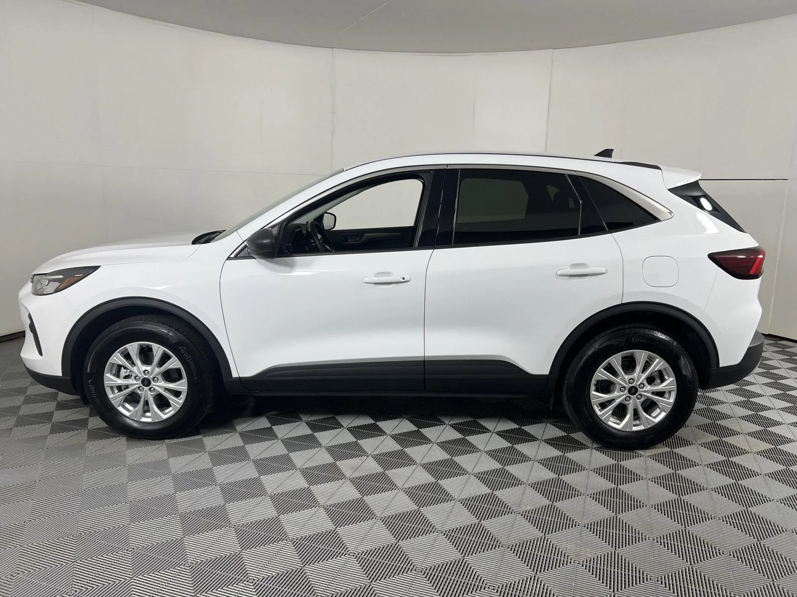 Certified Used 2024 Oxford White Ford Active image 7