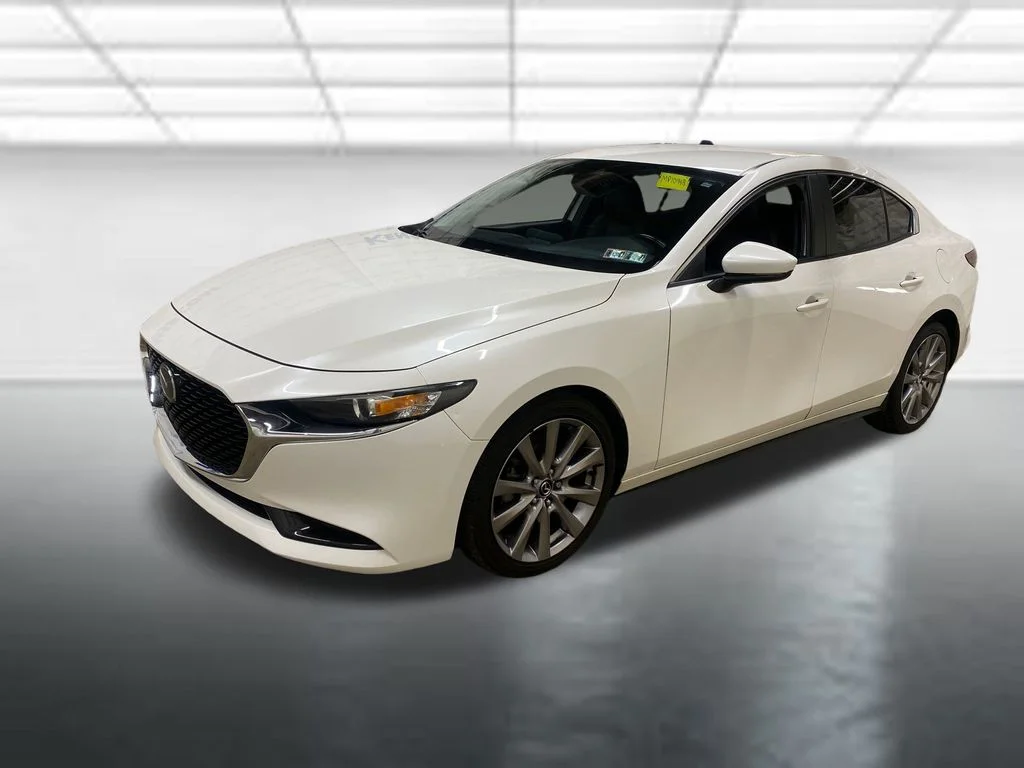 Used 2020 White Mazda Preferred image 3