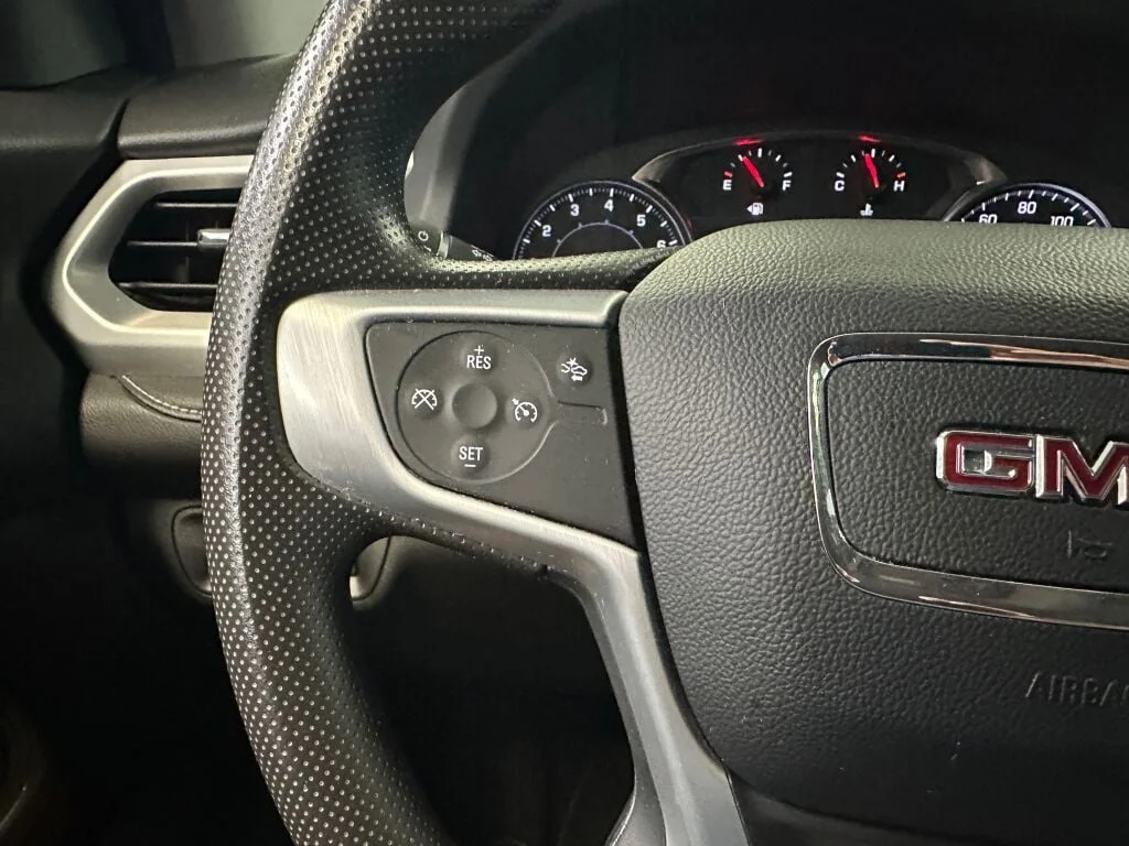 2023 GMC Acadia SLE - Photo 11