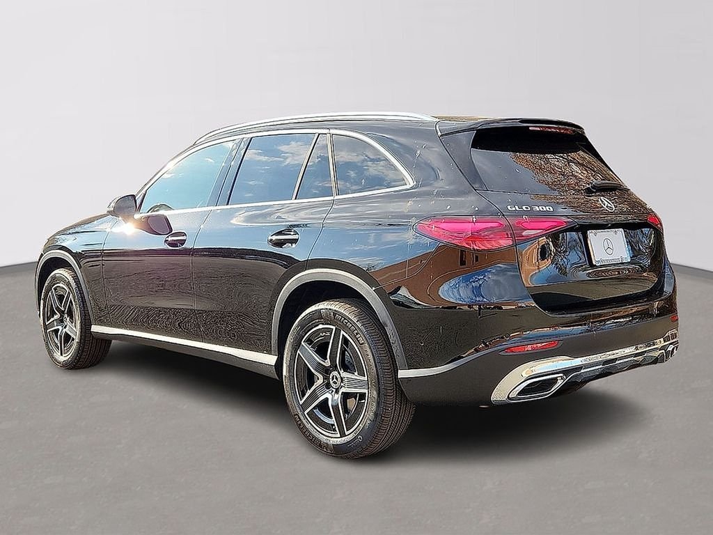 Used 2026 Black Mercedes-Benz GLC 300 image 4