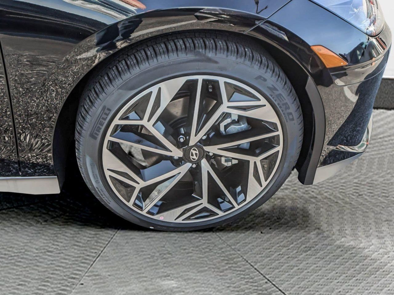 New 2024 Black Hyundai SEL image 39