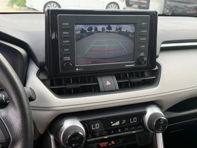 Used 2021  Toyota XLE image 20