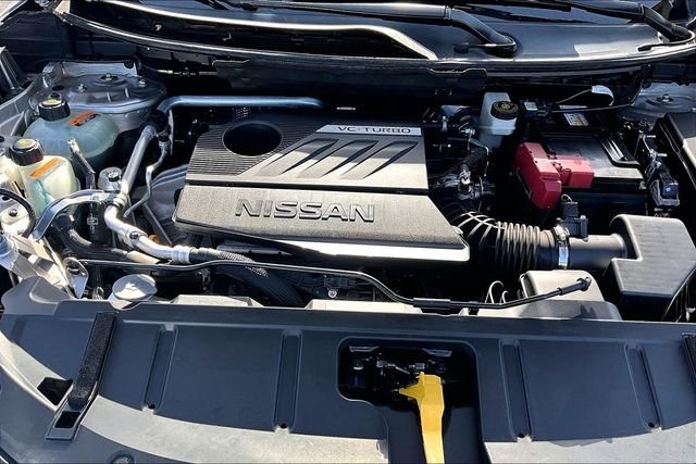 Used 2024 Gold Nissan Platinum image 7