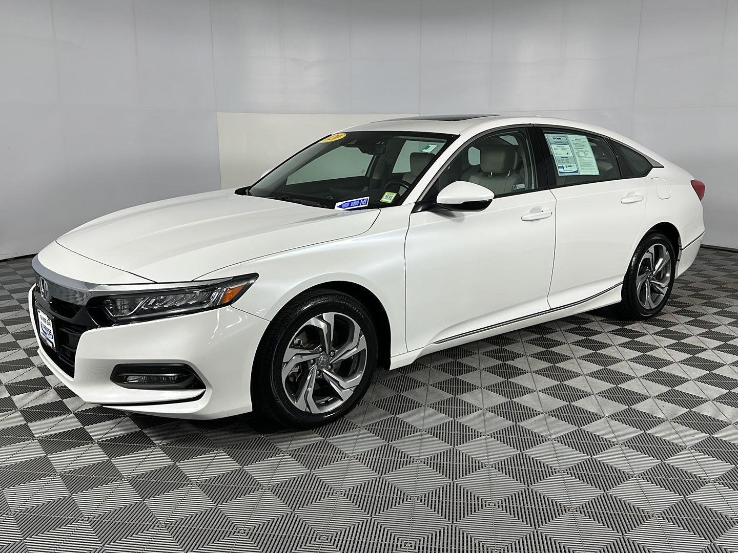 Used 2020 Platinum White Pearl Honda EX-L image 4