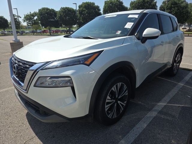 Used 2023 White Nissan SV image 3
