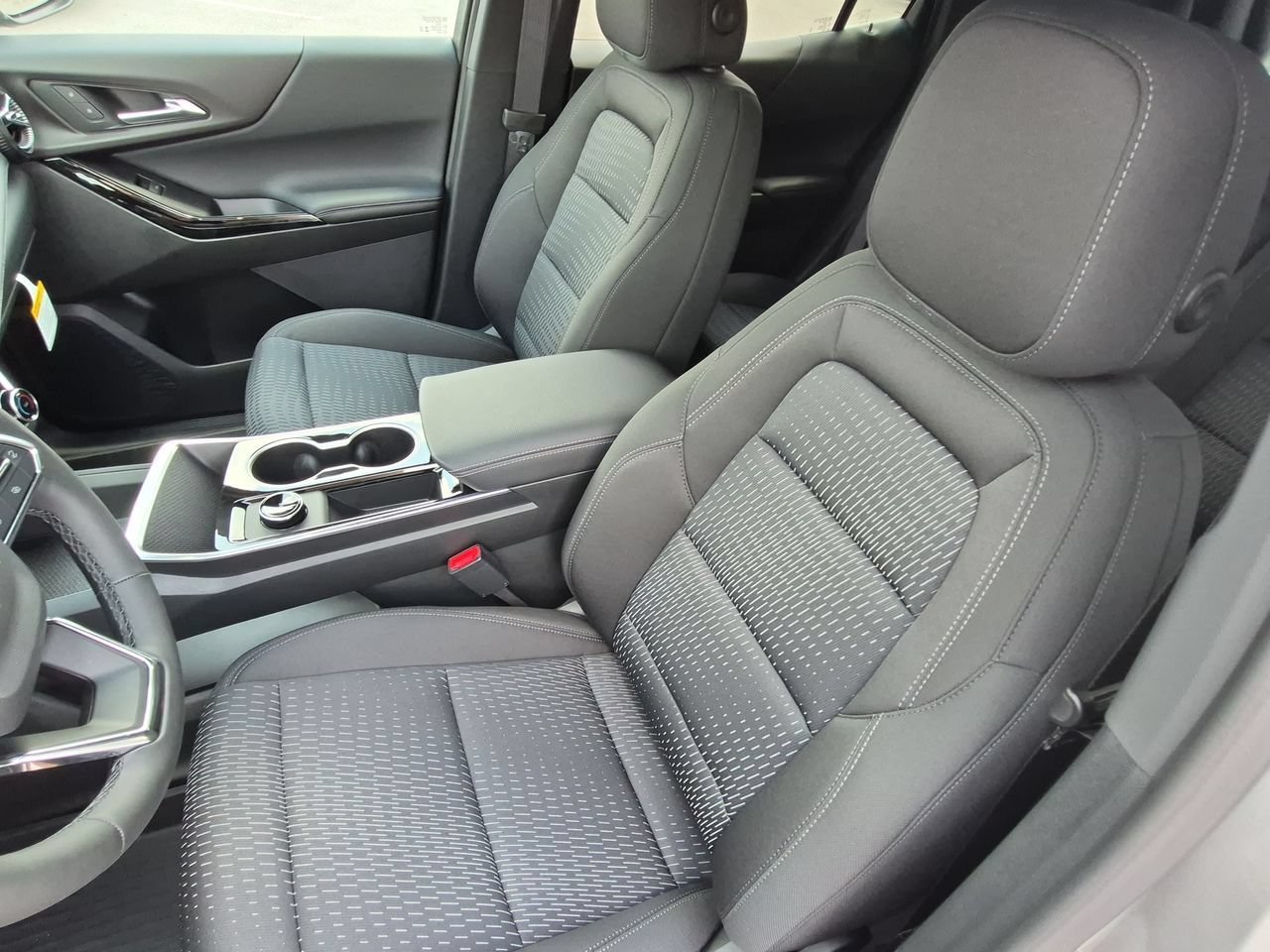2027 Chevrolet Equinox LT - Photo 19