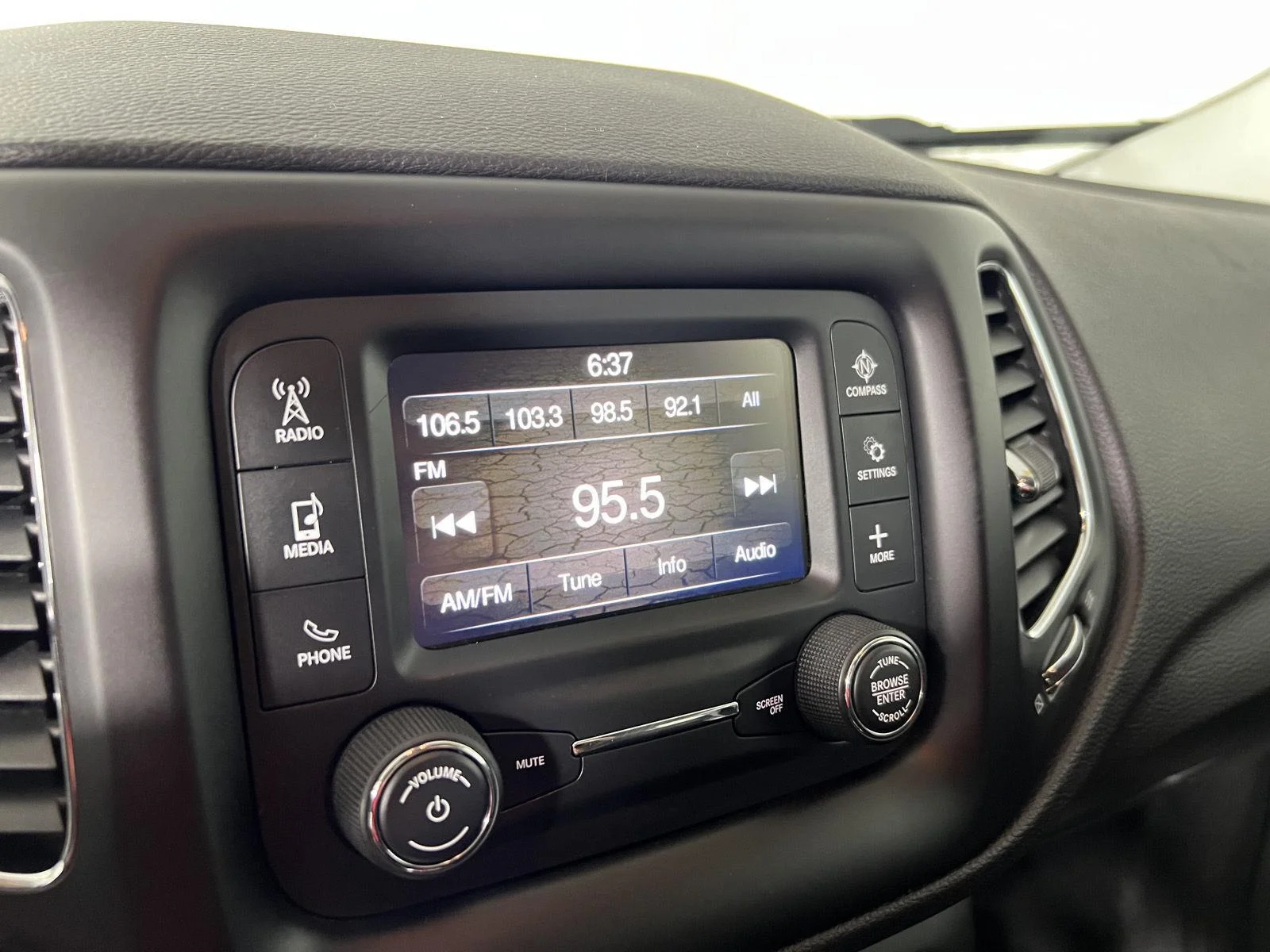 Used 2018 White Clearcoat Jeep Latitude image 17