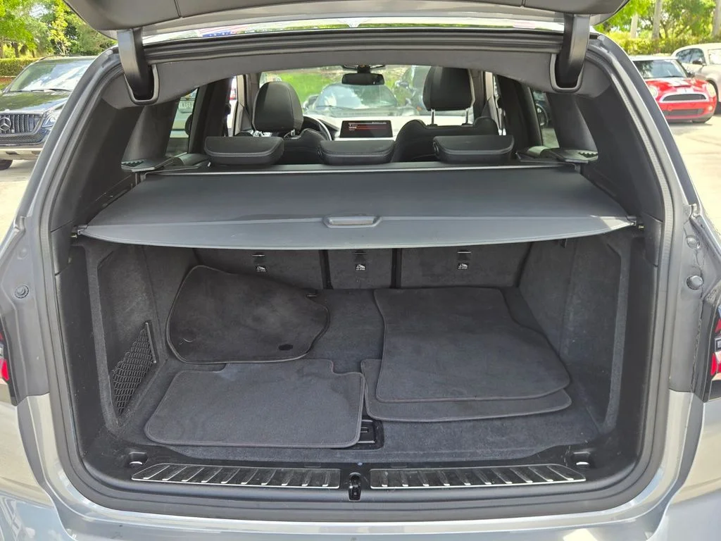 Used 2024 Gray BMW sDrive30i image 16