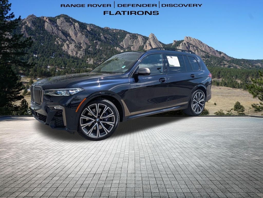 2022 BMW X7 M50i's photo