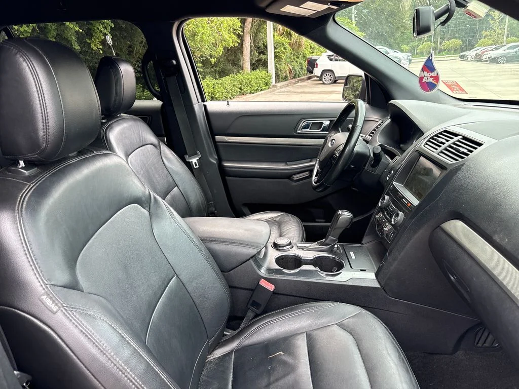 Certified Used 2018 Gray Ford XLT image 27