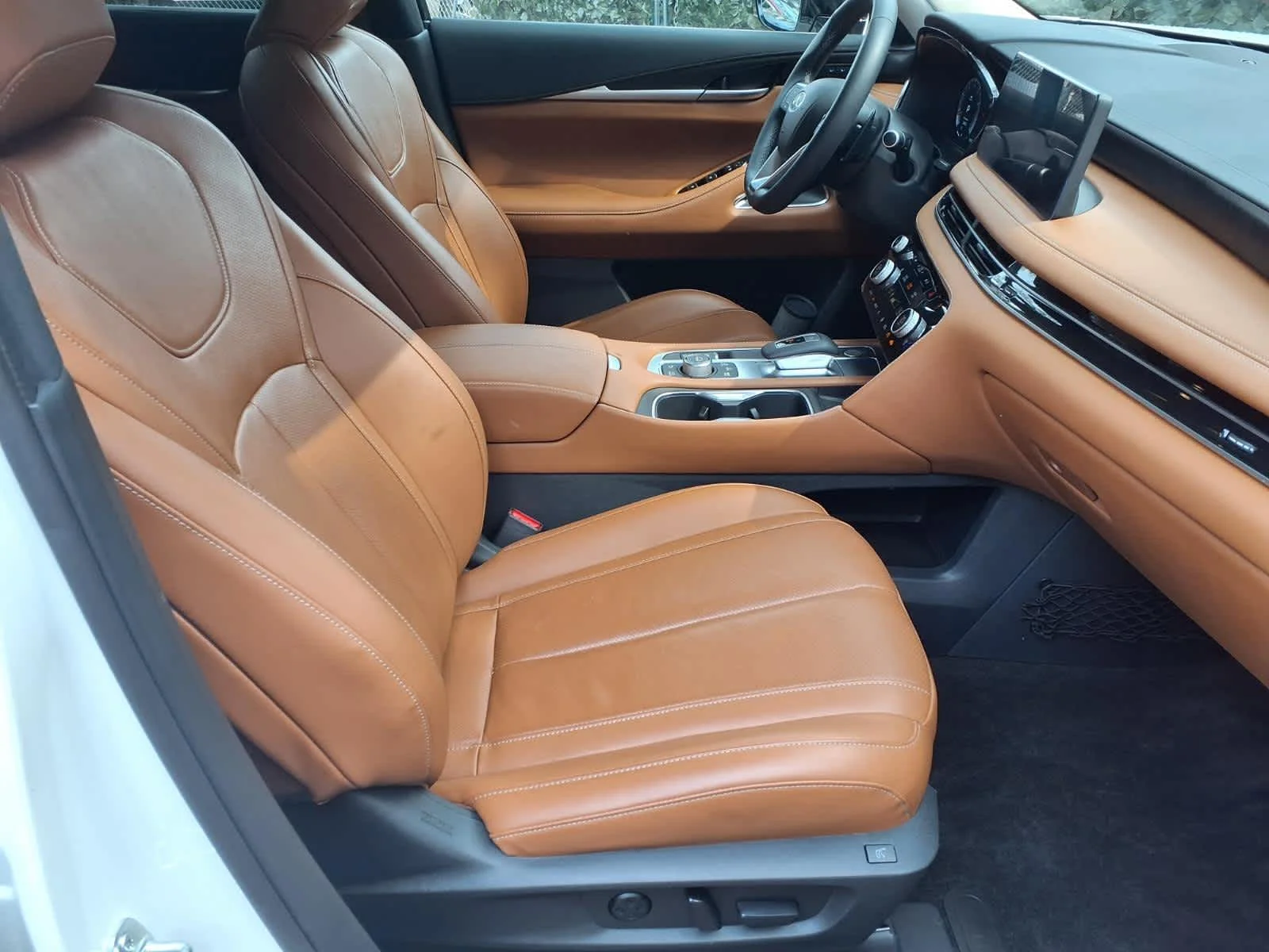 Certified Used 2025 Majestic White INFINITI SENSORY image 11