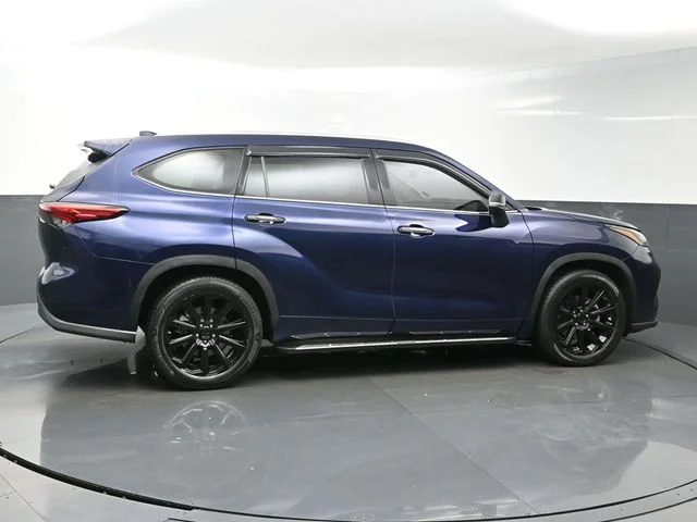 Used 2021  Toyota XLE image 8