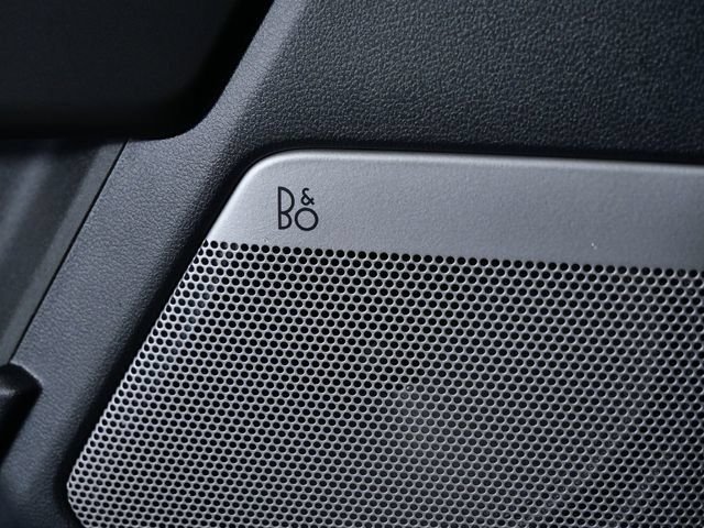 Used 2025  Ford Tremor image 24