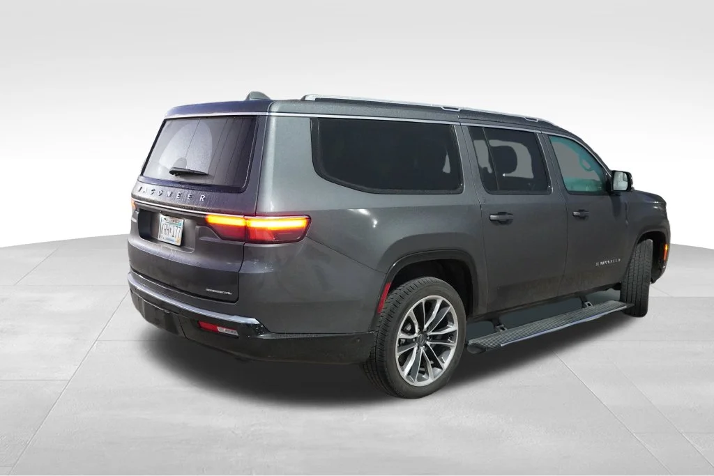 Used 2023 Baltic Gray Metallic Clearcoat Jeep Series III image 3