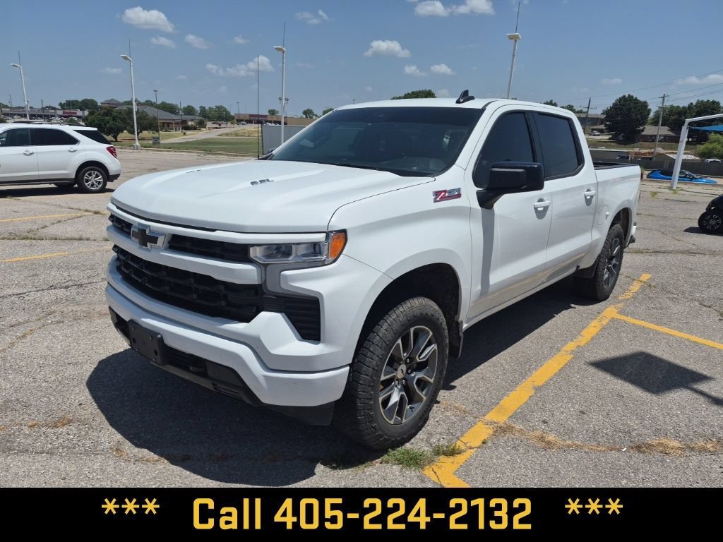 Used 2024 Summit White Chevrolet RST image 1