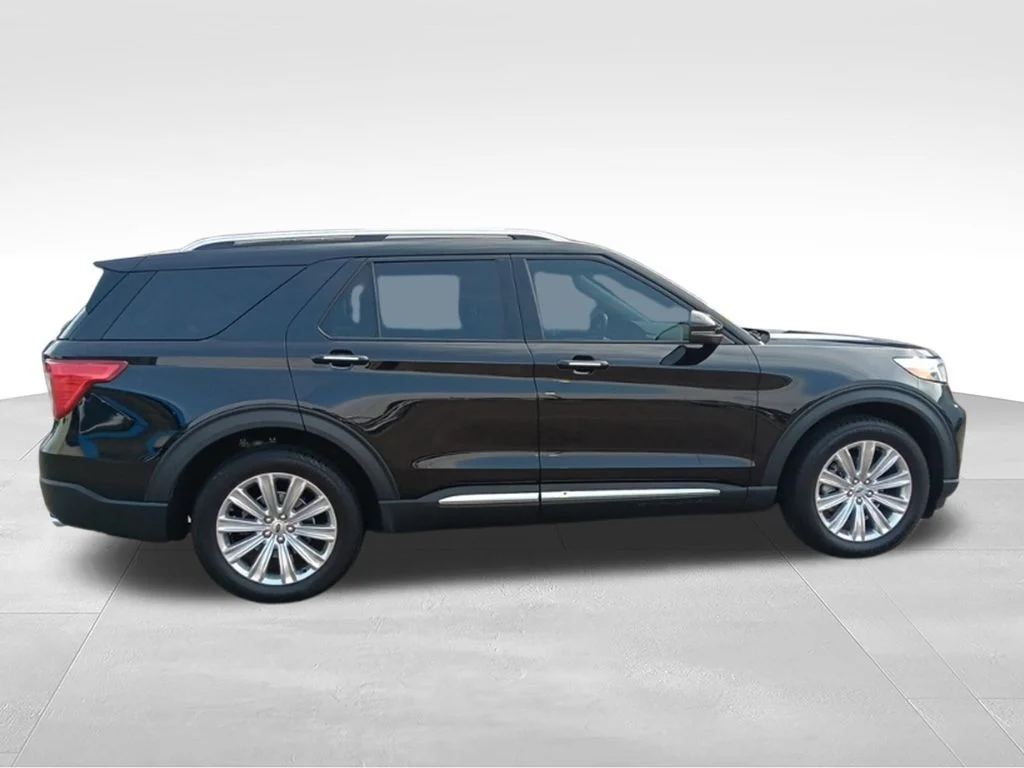Used 2022 Black Metallic Ford Limited image 7