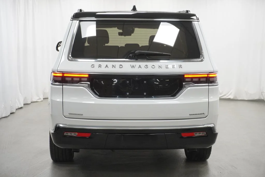 Used 2023 White Jeep Series III image 18