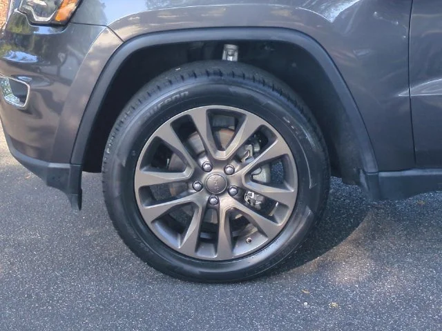Used 2019 Gray Jeep Limited image 10