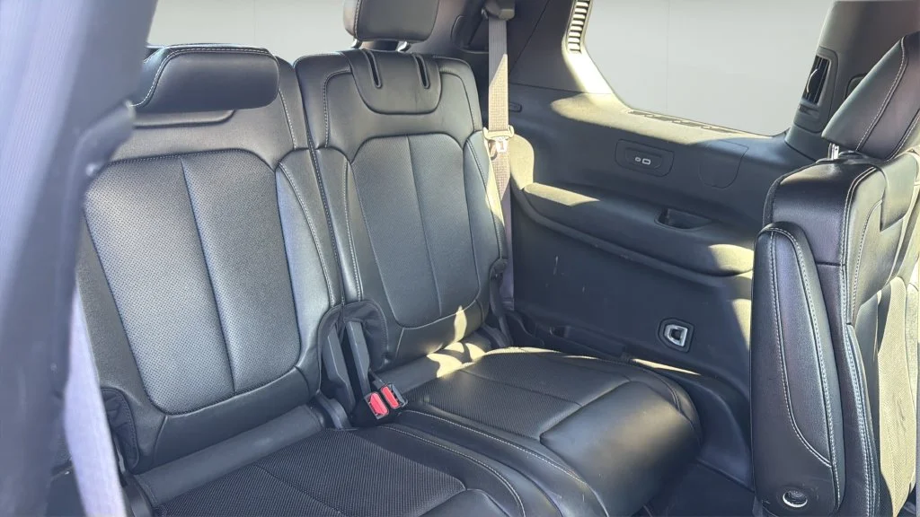Used 2024 Silver Jeep Limited image 11