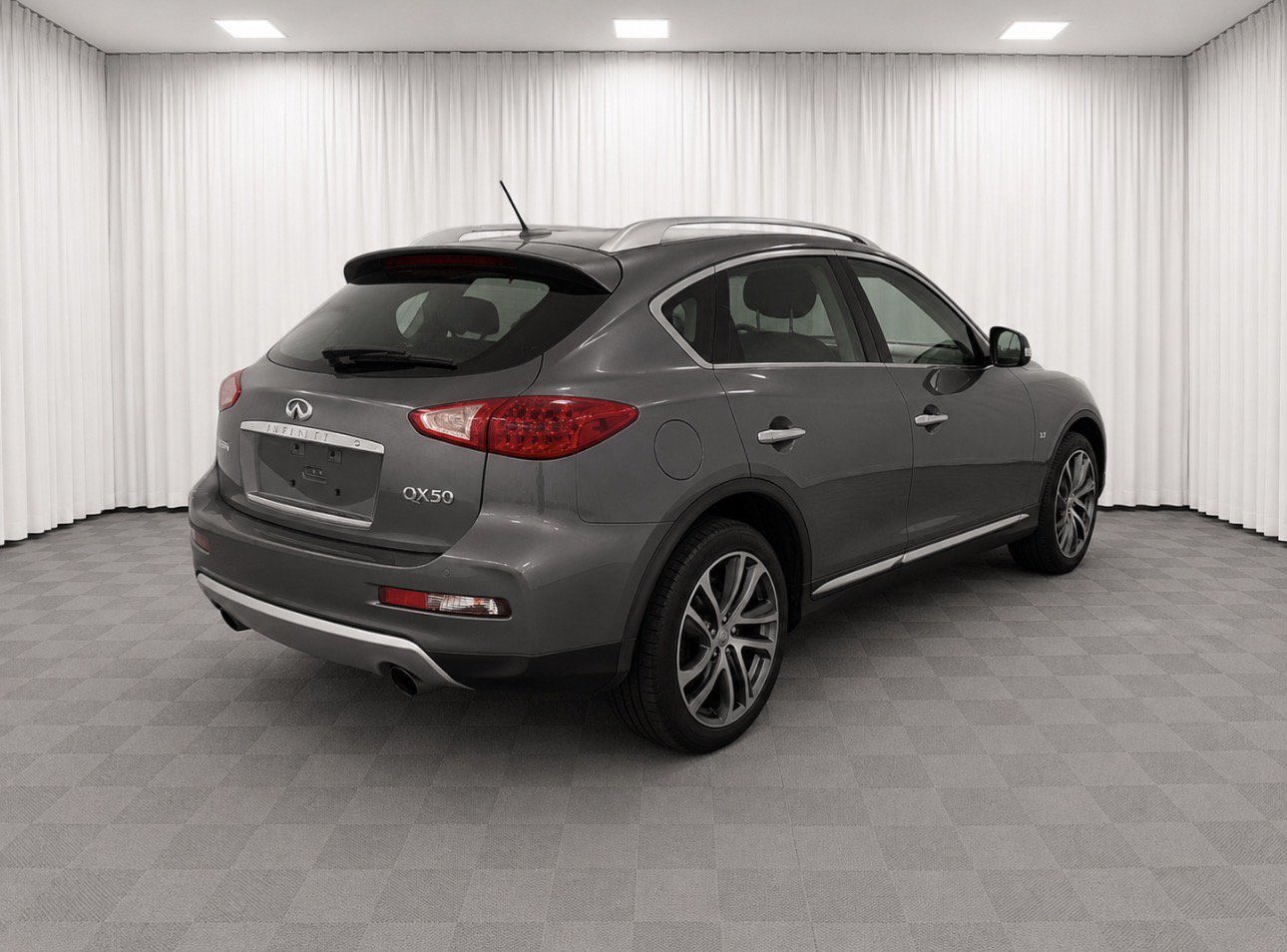Used 2017 Graphite Shadow INFINITI Base image 2