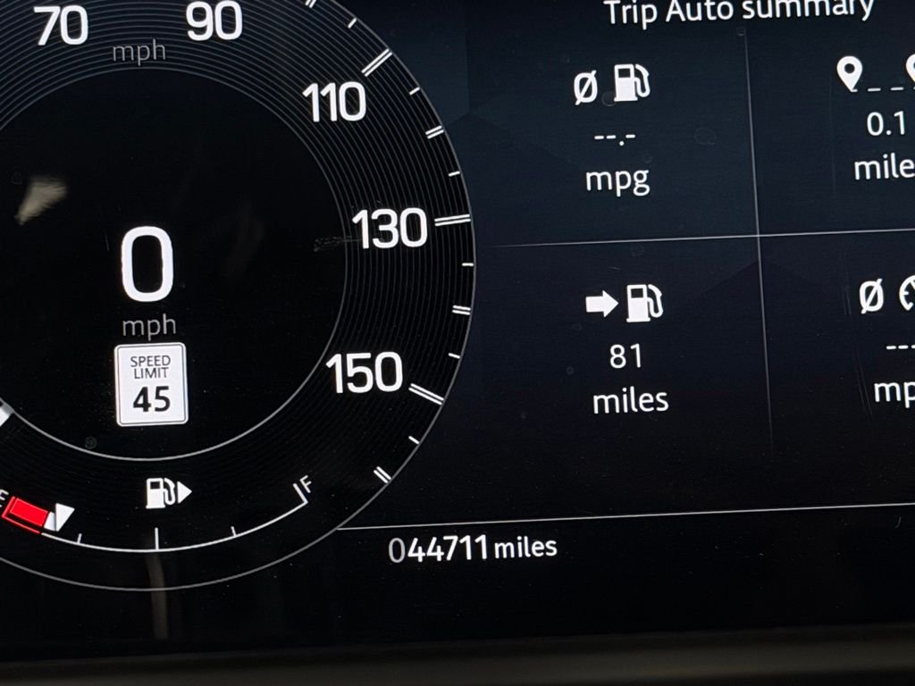 Used 2024 Fuji White Land Rover S image 16