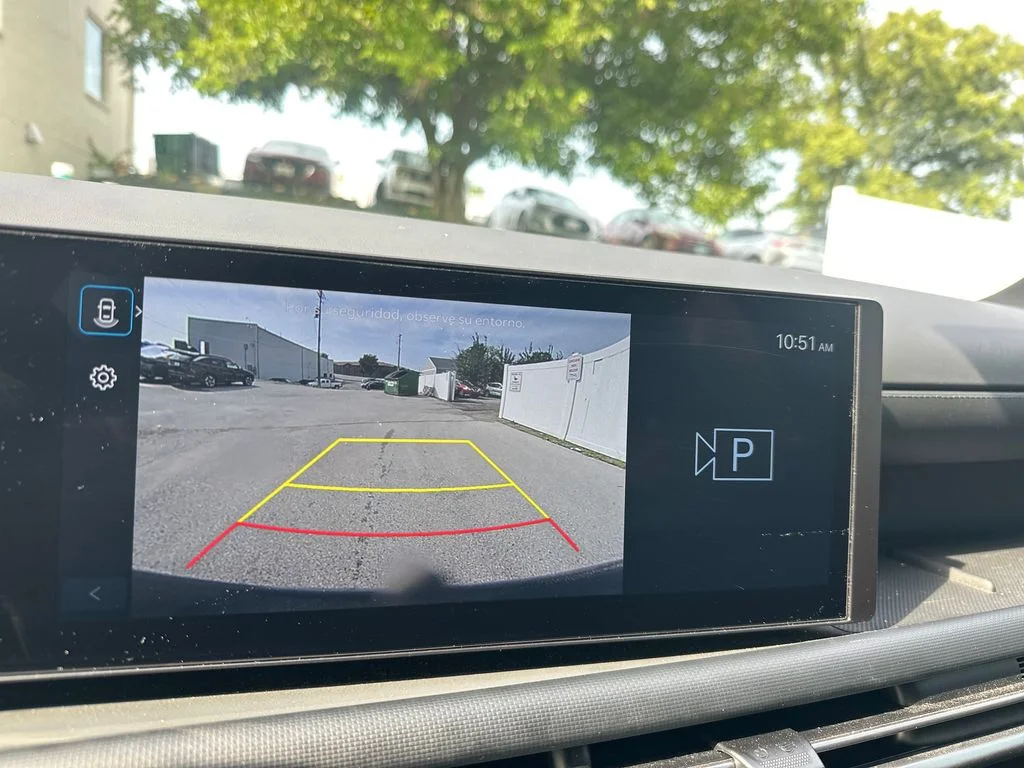 Used 2025 Atlas White Hyundai SEL image 14