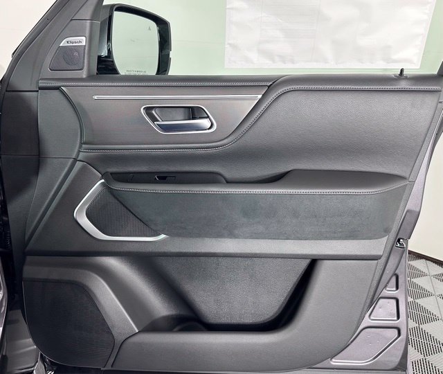 New 2027 Silver INFINITI LUXE image 28