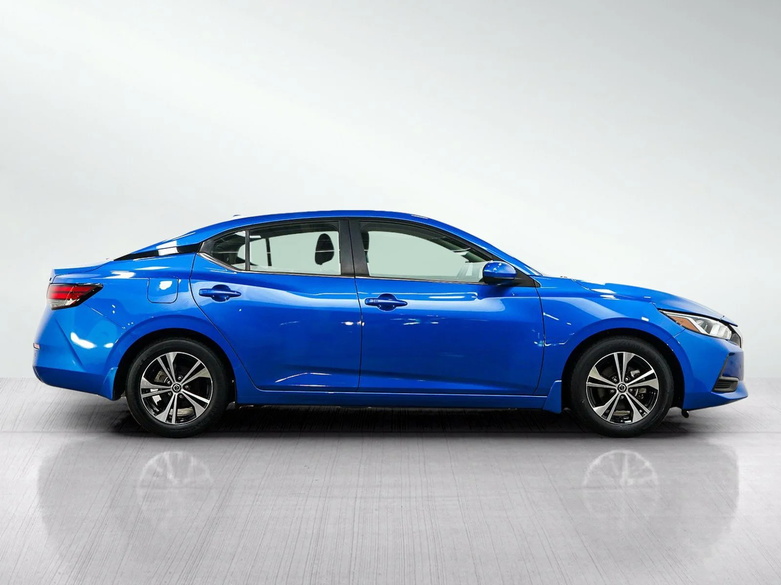 Used 2021 Blue Nissan SV image 6