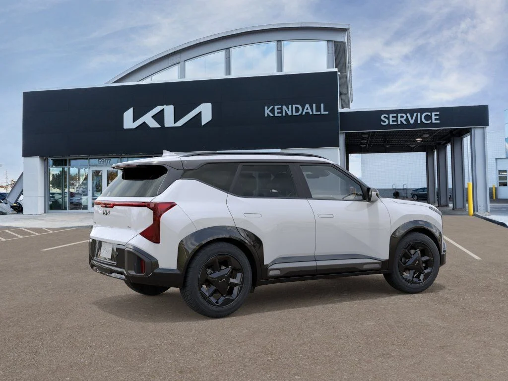 New 2027 White Kia X-Line S image 6