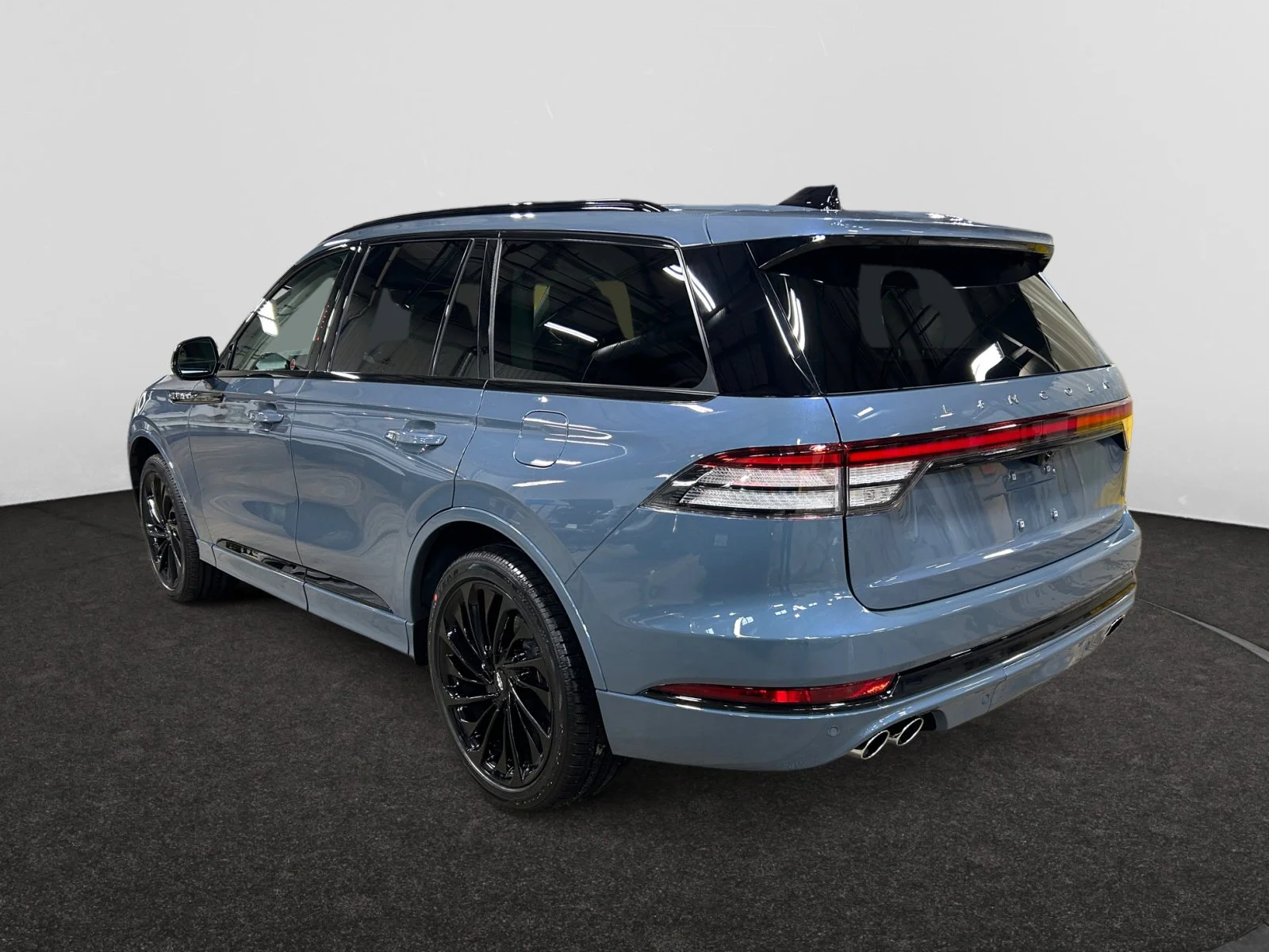 New 2026 Whisper Blue Metallic Clearcoat Lincoln Reserve image 3