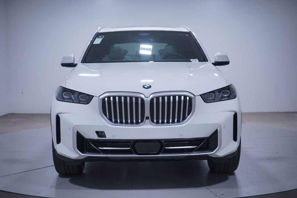 New 2026 Alpine White BMW sDrive40i image 4