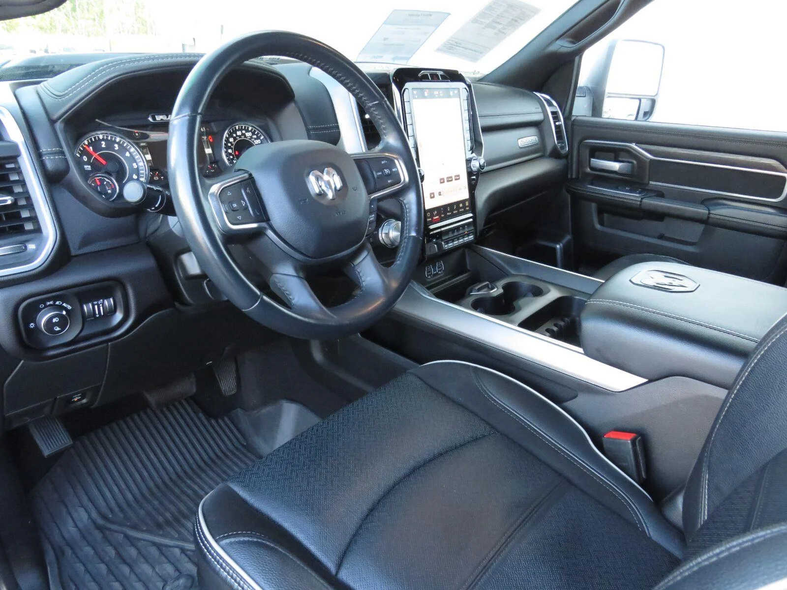 Used 2023 Diamond Black Crystal Pearlcoat Ram Laramie image 19