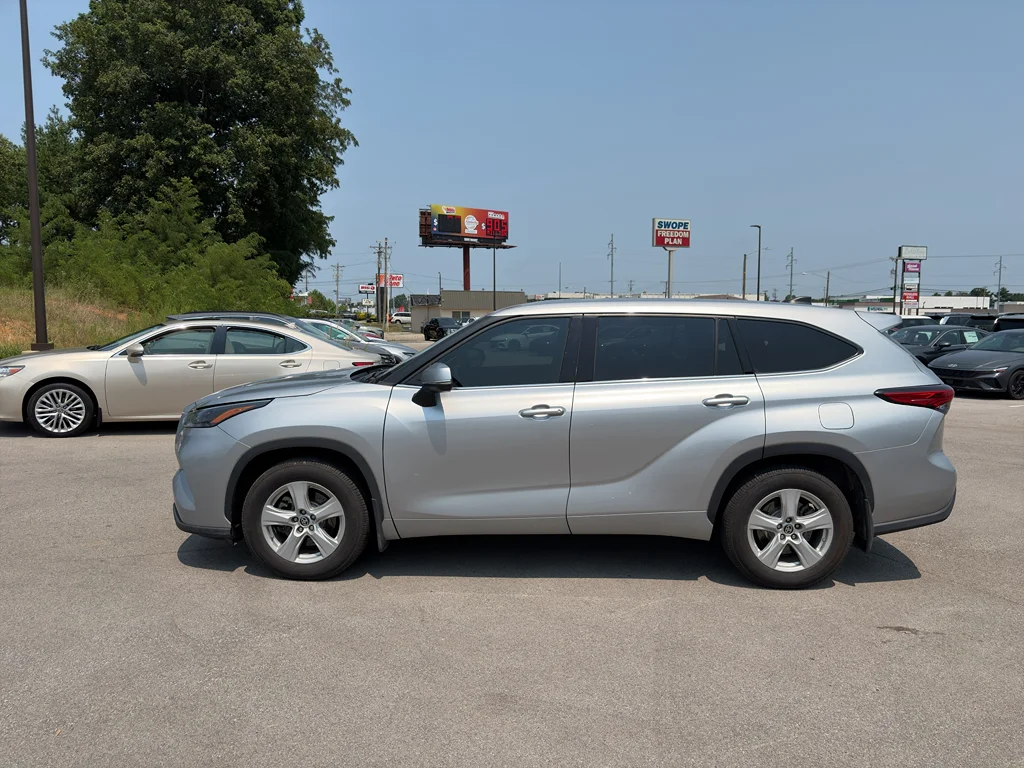 Used 2022 Celestial Silver Metallic Toyota LE image 6
