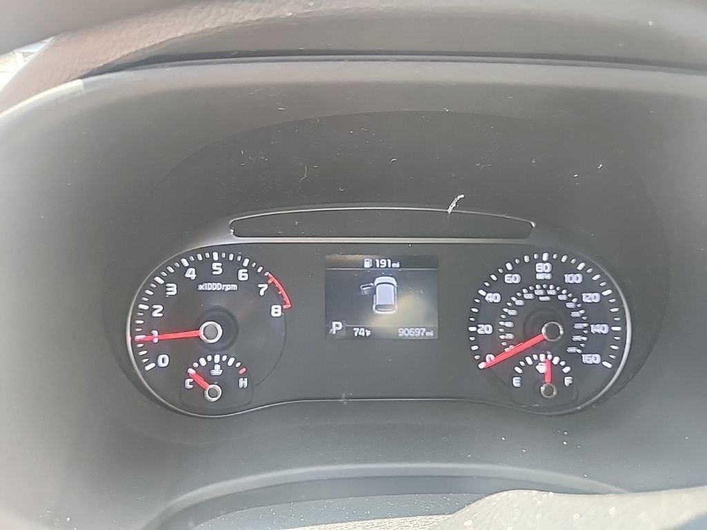 Used 2020 White Kia LX image 20