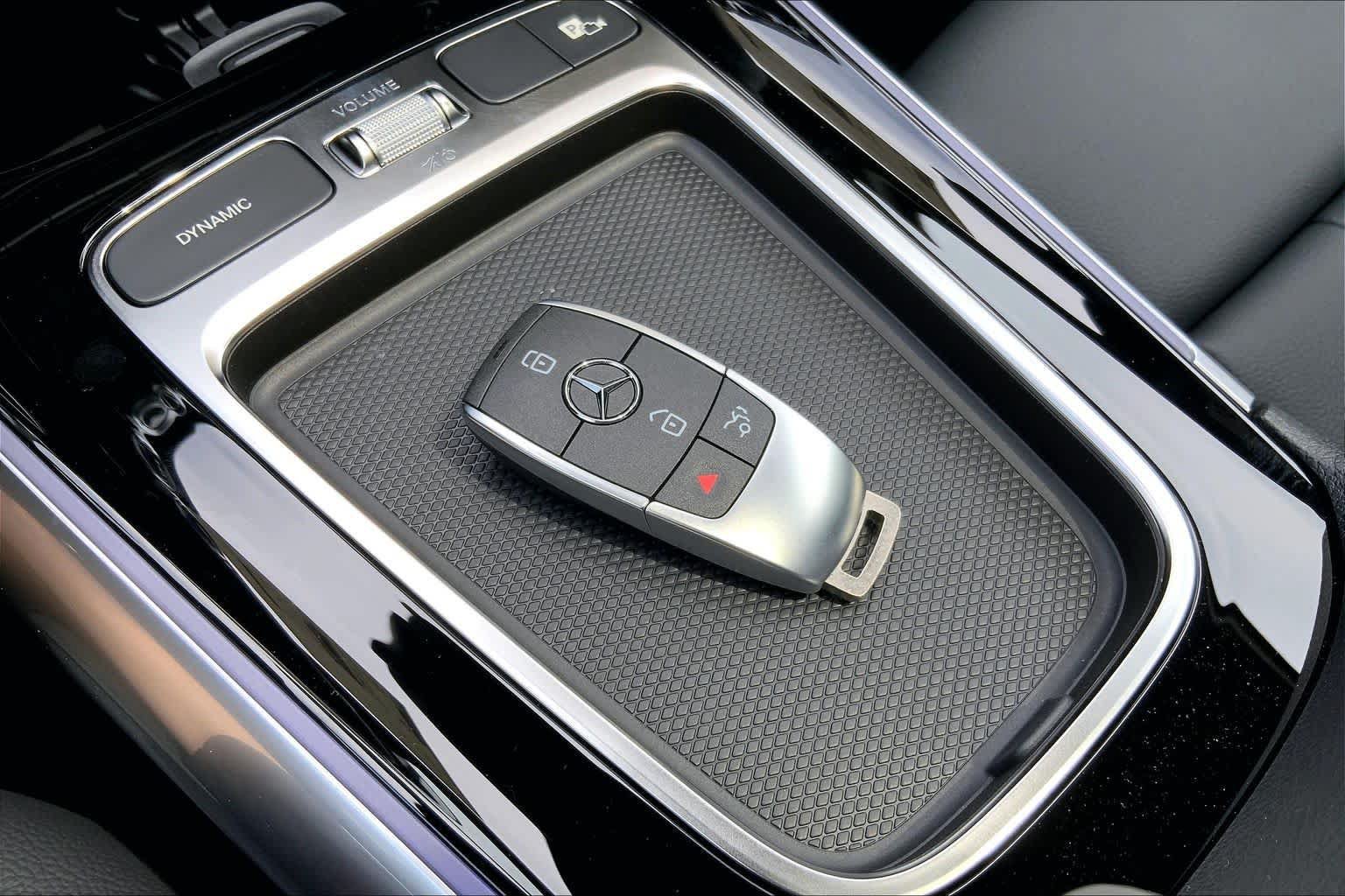 New 2026 Polar White Mercedes-Benz GLA 250 image 21