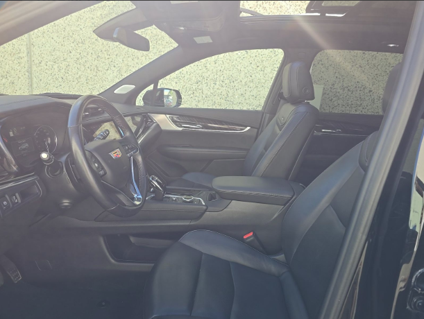 Used 2025 Black Cadillac Premium Luxury image 9
