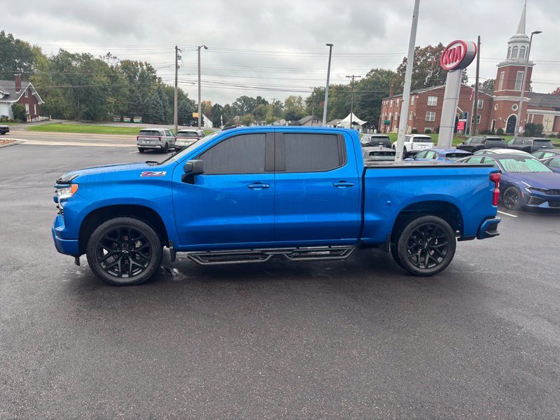 Used 2022 Blue Chevrolet RST image 5